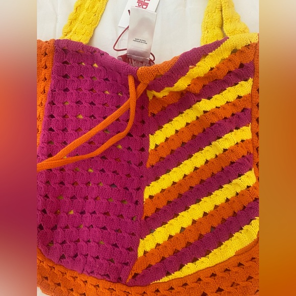 NWT SOLID & STRIPED The Slouchy Bag Knit Tote
Yellow, pink, and orange - Picture 5 of 6